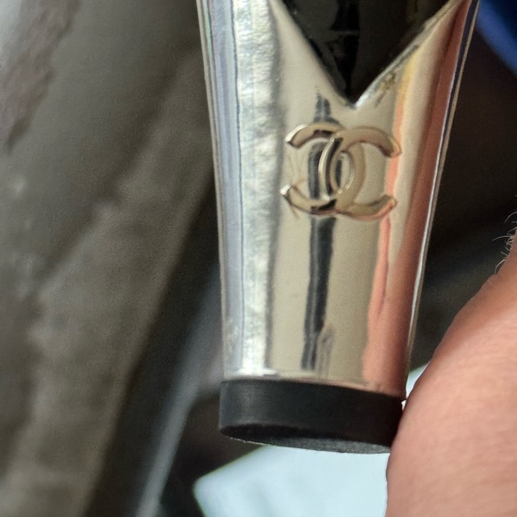 Chanel patent leather cream & black shoes size Size 36 US Size 6 Very Preloved. - Picture 10 of 14